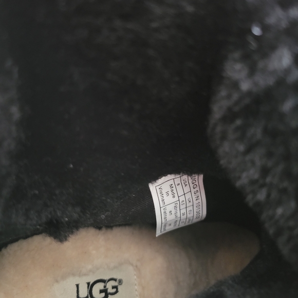 UGG Ellecia Booties - Picture 3 of 7
